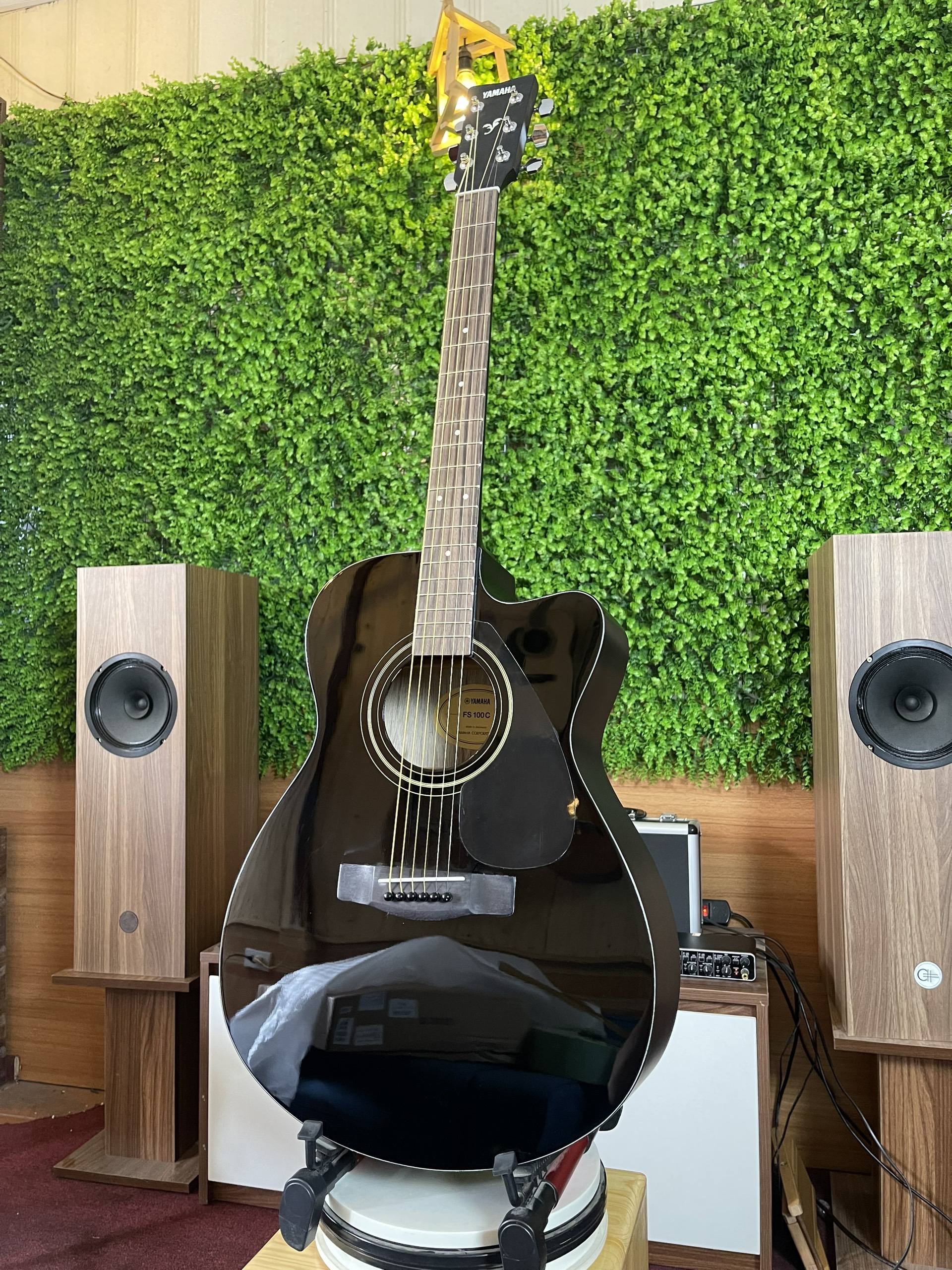 Đàn Guitar Acoustic Yamaha FS100C Black (Màu đen) Hàng chính hãng