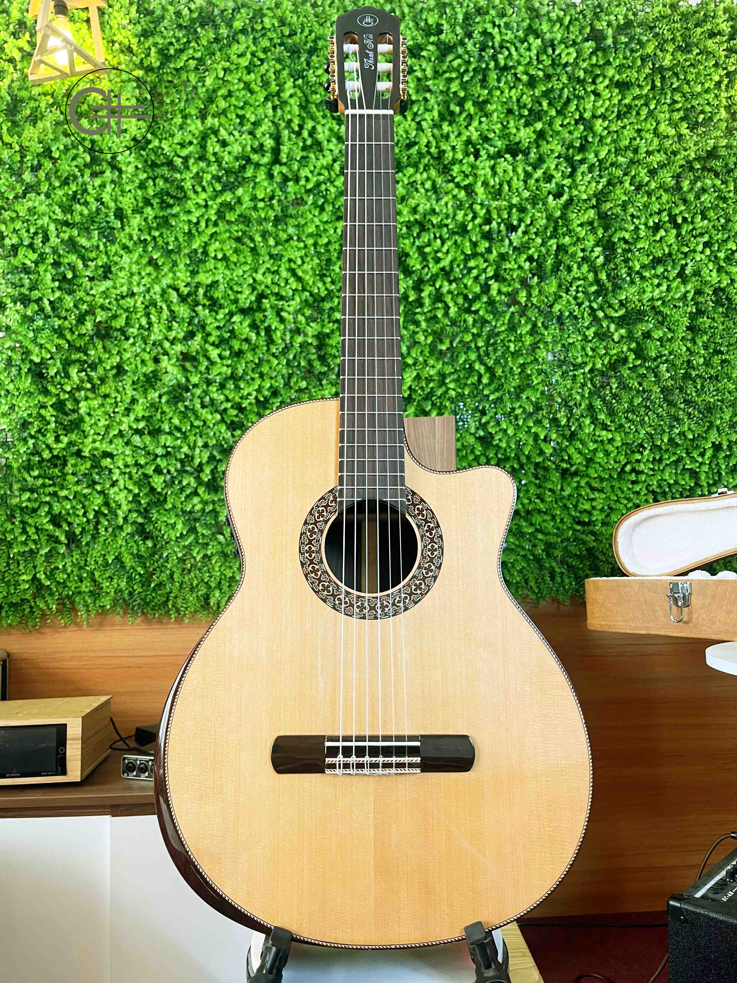 Đàn Guitar Classic Handmade  Custom anh Thanh Hải